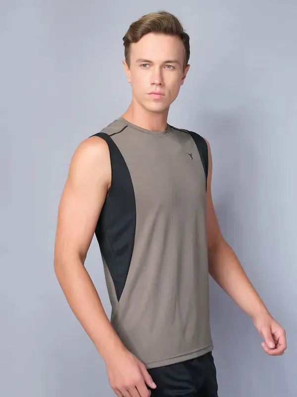 Men Colorblock Slim Fit Crew Neck Innerwear Vest with TECHNO COOL